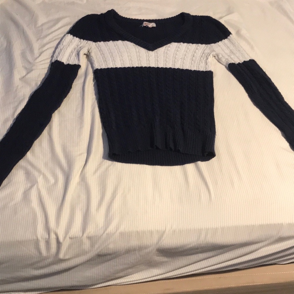 Blue sweater top